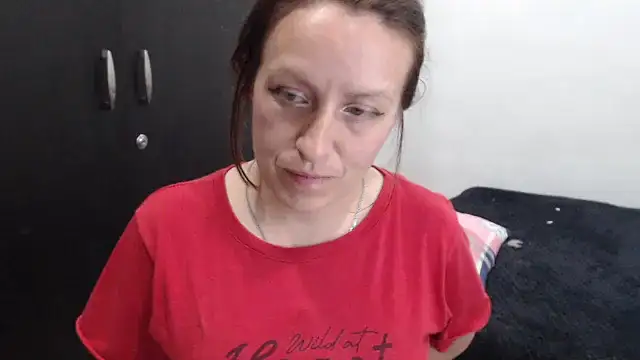 kittykalor09 online show from April 7, 4:14 am