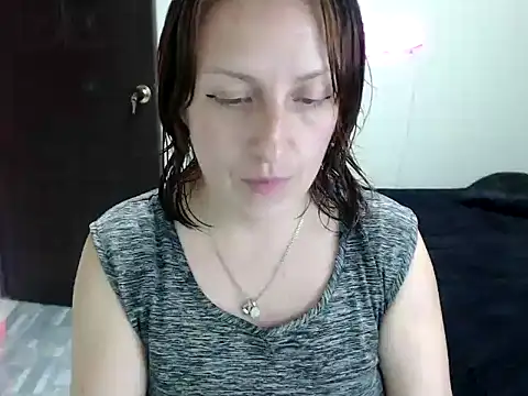 Snapshot of kittykalor09 chatting on June 22, 5:32 pm kittykalor09 online show from June 22, 5:32 pm
