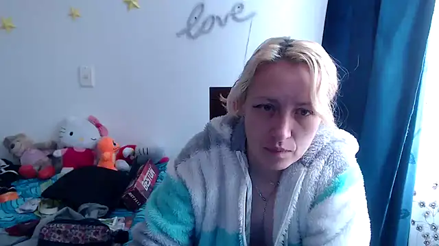 kittykalor09 online show from December 16, 2:27 pm