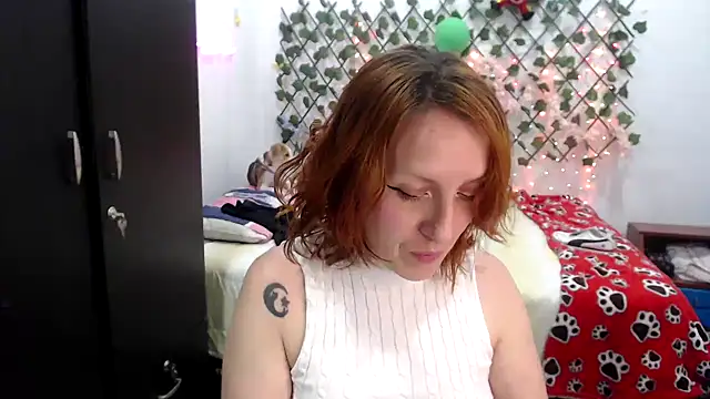 kittykalor09 online show from March 25, 11:58 pm