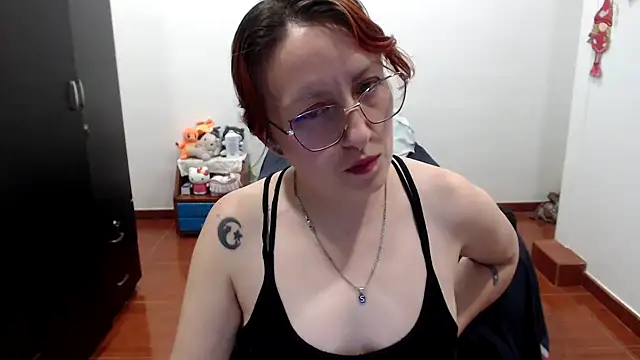 kittykalor09 online show from January 7, 4:28 am