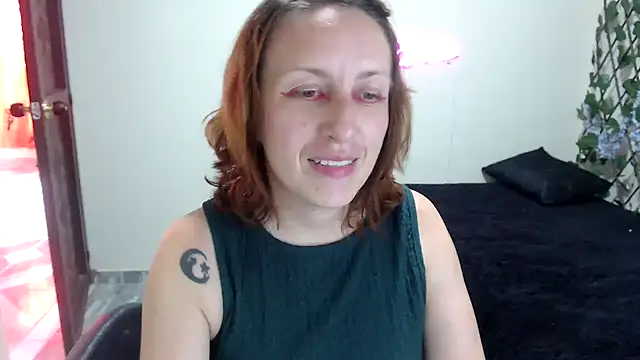Snapshot of kittykalor09 chatting on June 19, 7:52 pm kittykalor09 online show from June 19, 7:52 pm
