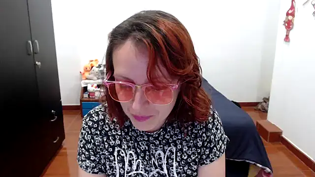 kittykalor09 online show from January 6, 1:31 am