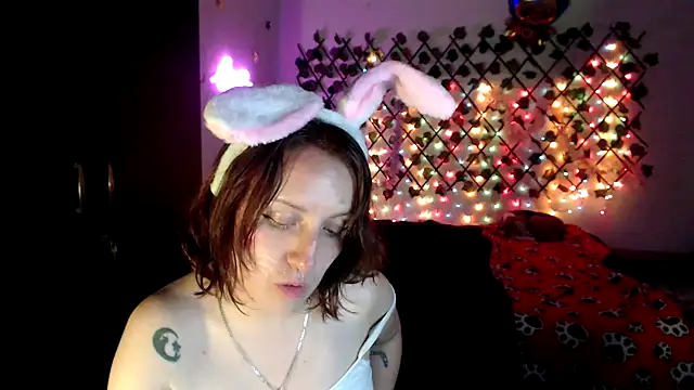 kittykalor09 online show from April 2, 3:35 am