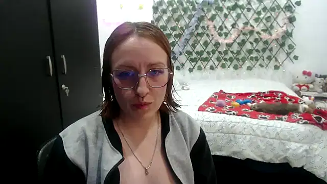 kittykalor09 online show from February 10, 2:21 am