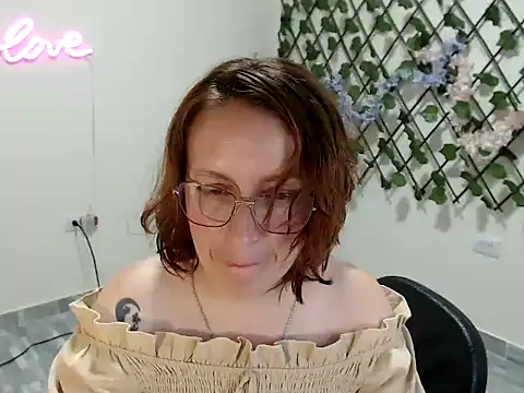 kittykalor09 online show from April 18, 3:14 pm