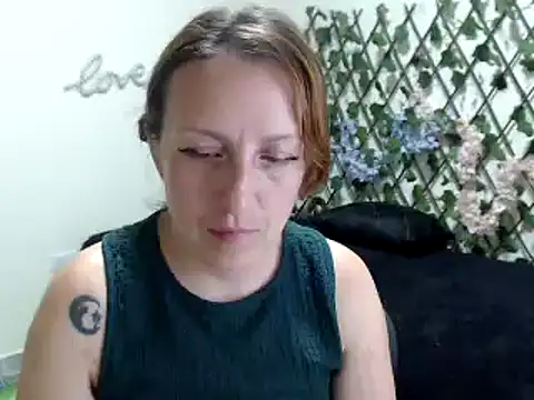 Snapshot of kittykalor09 chatting on June 7, 9:42 pm kittykalor09 online show from June 7, 9:42 pm