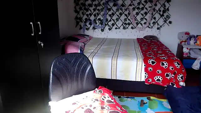 kittykalor09 online show from March 6, 8:04 pm