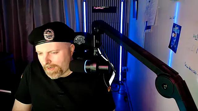 DerPornoPete online show from May 17, 2:33 am