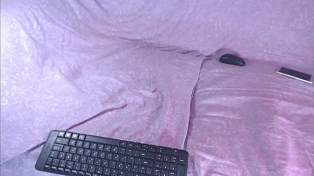 Q T pie online show from October 24, 1:26 am