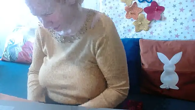 QueenLana online show from June 2, 7:52 am