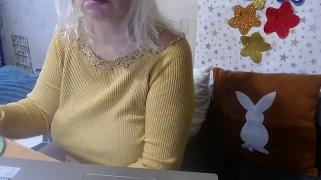 QueenLana online show from October 27, 10:27 am