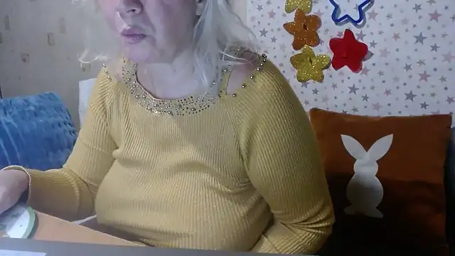 QueenLana online show from November 7, 4:17 am