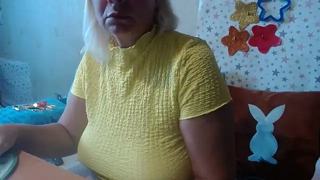 QueenLana online show from September 12, 7:30 am