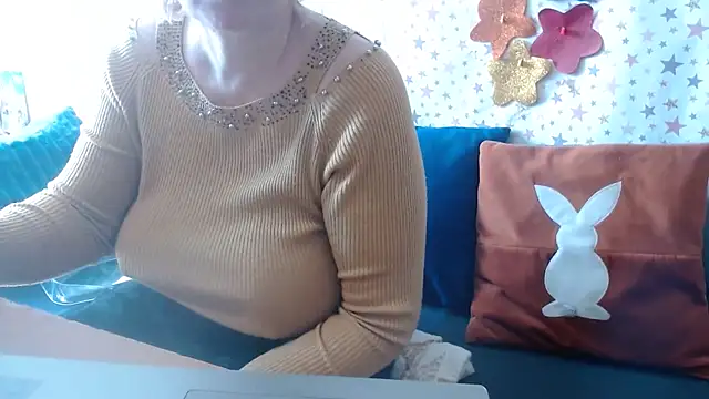 QueenLana online show from May 2, 6:51 am