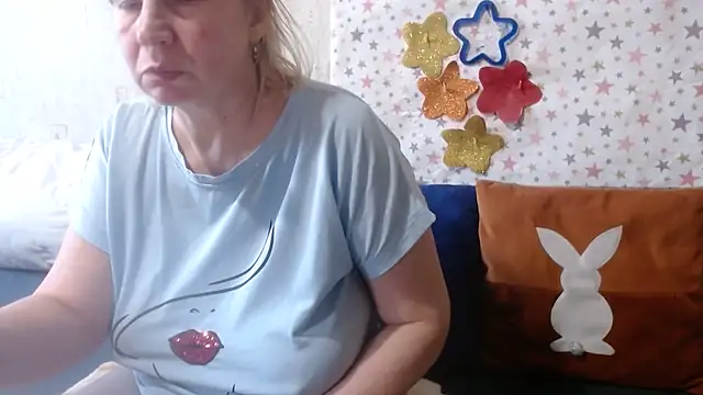 Snapshot of QueenLana chatting on June 7, 8:41 am QueenLana online show from June 7, 8:41 am