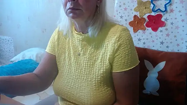 QueenLana online show from September 11, 9:20 am