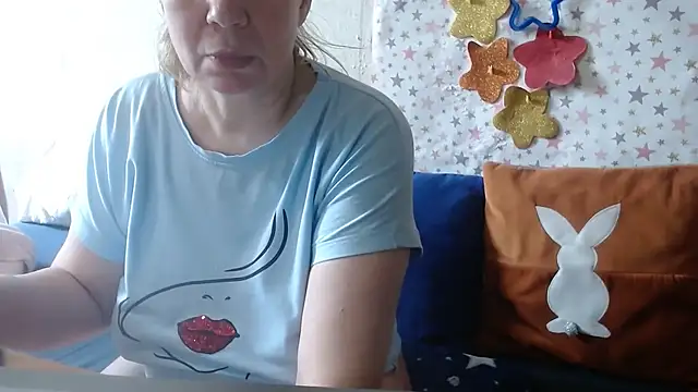 Snapshot of QueenLana chatting on June 15, 7:41 am QueenLana online show from June 15, 7:41 am