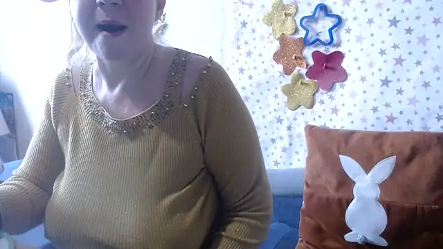 QueenLana online show from April 13, 5:11 am