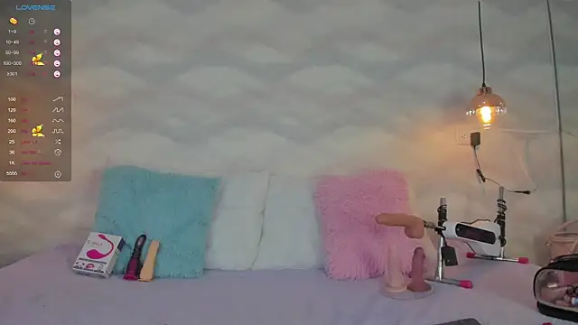 danaythamara1 online show from January 8, 9:10 pm