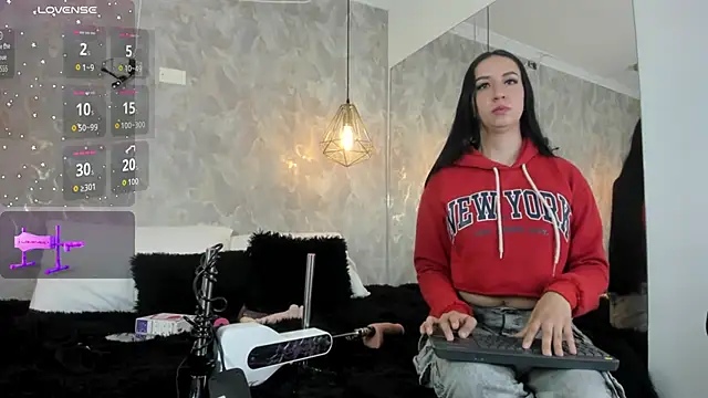 danaythamara1 online show from October 6, 8:53 pm