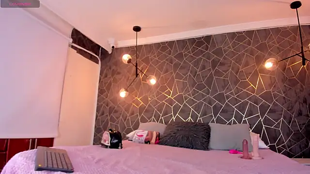 danaythamara1 online show from October 31, 11:33 pm