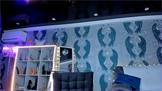 Snapshot of anneswhite chatting on January 15, 5:00 am anneswhite online show from January 15, 5:00 am