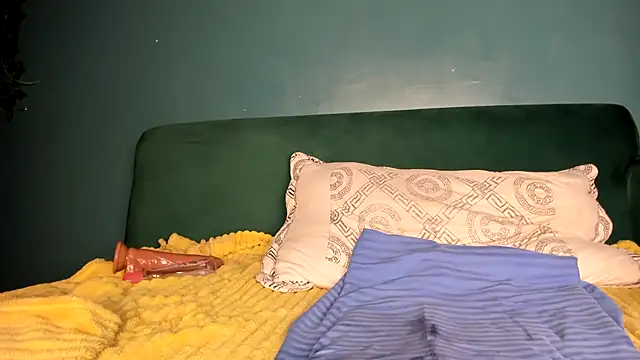 LittleDirtyslutt online show from February 6, 9:27 am