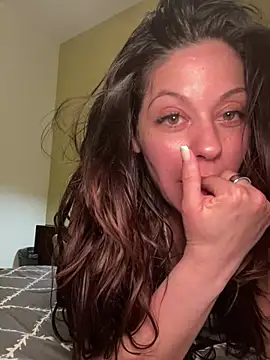 bellafreakyfun online show from March 25, 3:28 am