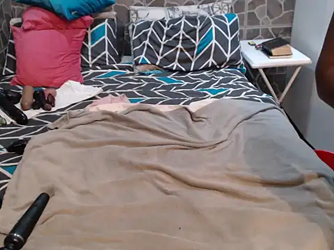 THREEHOLESPLEASURE99 online show from April 5, 6:42 am