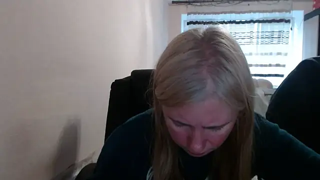 Snapshot of PeterAndJen chatting on April 30, 5:53 pm PeterAndJen online show from April 30, 5:53 pm