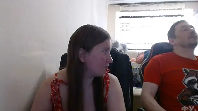 Snapshot of PeterAndJen chatting on July 12, 5:25 pm PeterAndJen online show from July 12, 5:25 pm