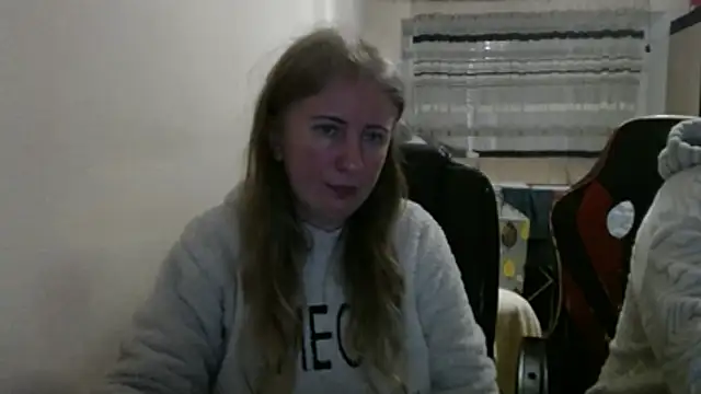 PeterAndJen online show from February 17, 8:39 pm