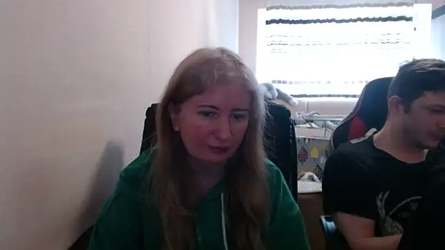 PeterAndJen online show from April 19, 8:04 am