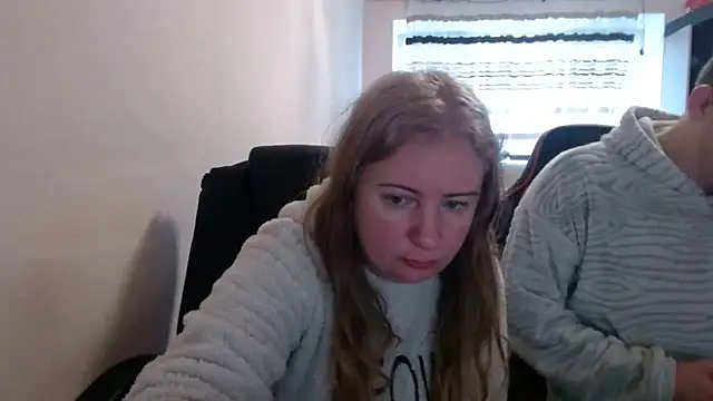 PeterAndJen online show from March 12, 6:17 am