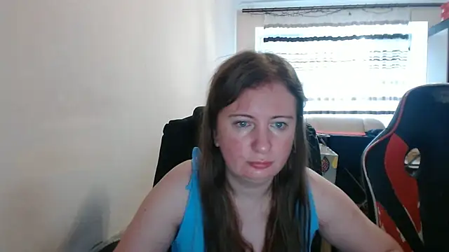 Snapshot of PeterAndJen chatting on July 4, 5:47 am PeterAndJen online show from July 4, 5:47 am