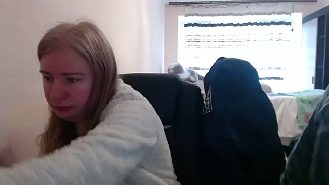 PeterAndJen online show from February 4, 6:52 am