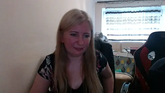 Snapshot of PeterAndJen chatting on May 30, 5:40 pm PeterAndJen online show from May 30, 5:40 pm