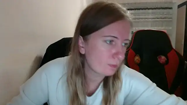 PeterAndJen online show from October 5, 7:04 pm