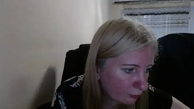 Snapshot of PeterAndJen chatting on May 31, 5:51 pm PeterAndJen online show from May 31, 5:51 pm