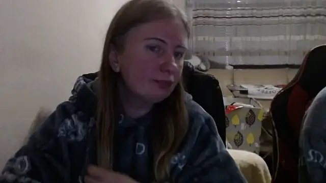 PeterAndJen online show from February 9, 8:18 pm