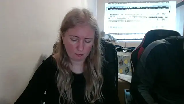 PeterAndJen online show from April 5, 6:14 pm