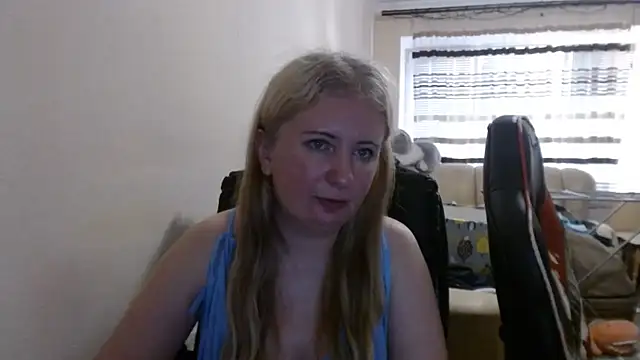 Snapshot of PeterAndJen chatting on June 26, 5:41 pm PeterAndJen online show from June 26, 5:41 pm