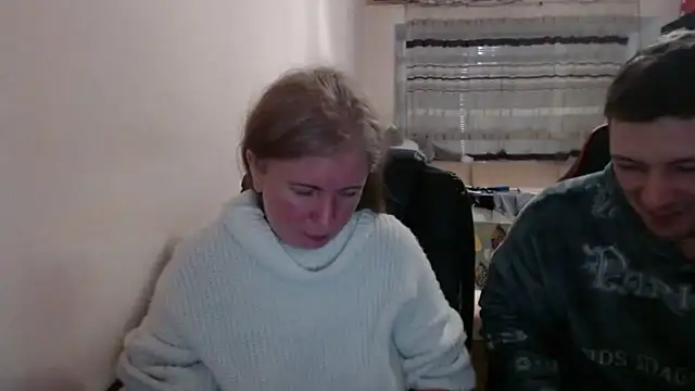 PeterAndJen online show from March 6, 6:25 pm