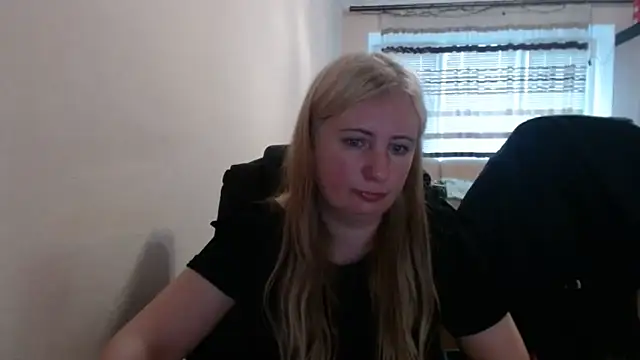 Snapshot of PeterAndJen chatting on May 22, 5:44 pm PeterAndJen online show from May 22, 5:44 pm