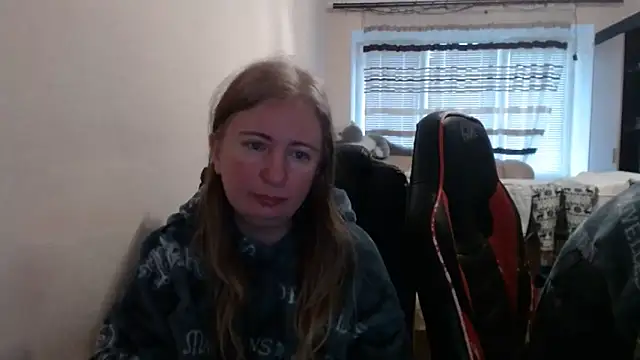 PeterAndJen online show from February 6, 7:15 am