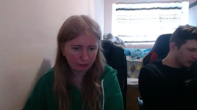 PeterAndJen online show from March 27, 7:50 am