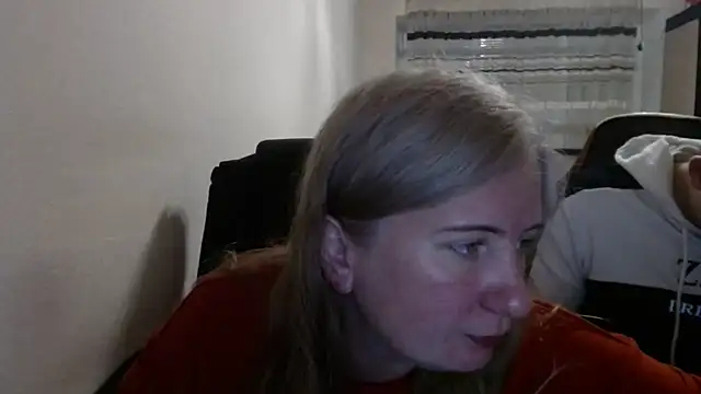 PeterAndJen online show from April 11, 7:50 pm