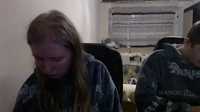 PeterAndJen online show from February 6, 7:21 pm