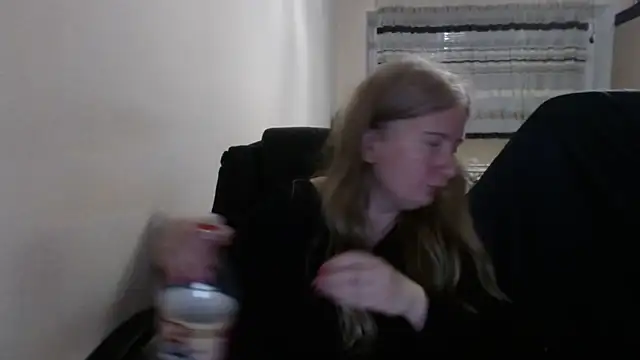 PeterAndJen online show from April 3, 5:41 pm